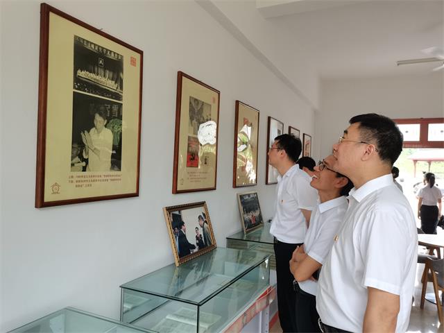 觀(guān)摩展覽 (2).jpg